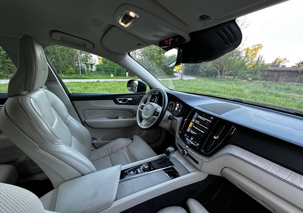 Volvo XC 60 cena 126500 przebieg: 144167, rok produkcji 2018 z Leśnica małe 191